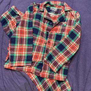 Cute plaid boys pj’s. Size 6